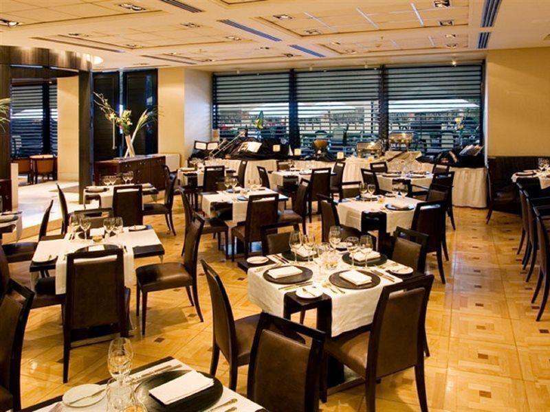 Regal Pacific Puerto Madero Hotel Буенос Айрес Екстериор снимка The interior of the restaurant
