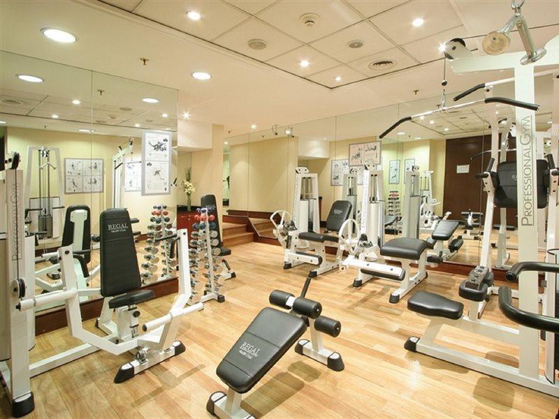Regal Pacific Puerto Madero Hotel Буенос Айрес Екстериор снимка A gym in a hotel