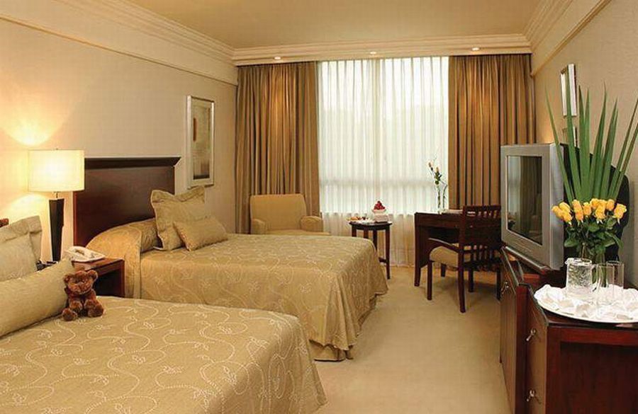 Regal Pacific Puerto Madero Hotel Буенос Айрес Стая снимка A room at the Four Seasons Hotel, Hong Kong