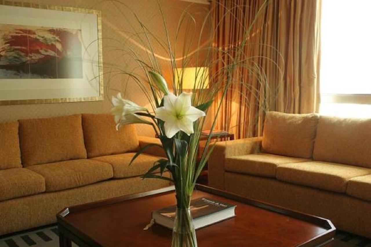 Regal Pacific Puerto Madero Hotel Буенос Айрес Екстериор снимка A living room